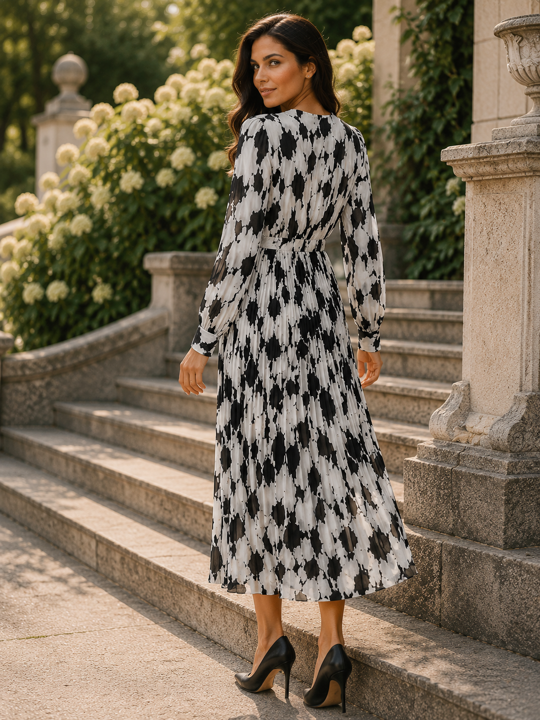 Black &amp; white pleated dress