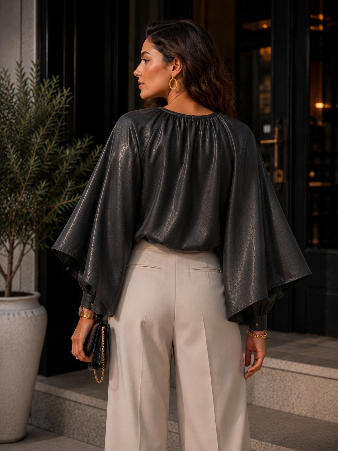 Elevate your wardrobe with effortless sophistication. Size M