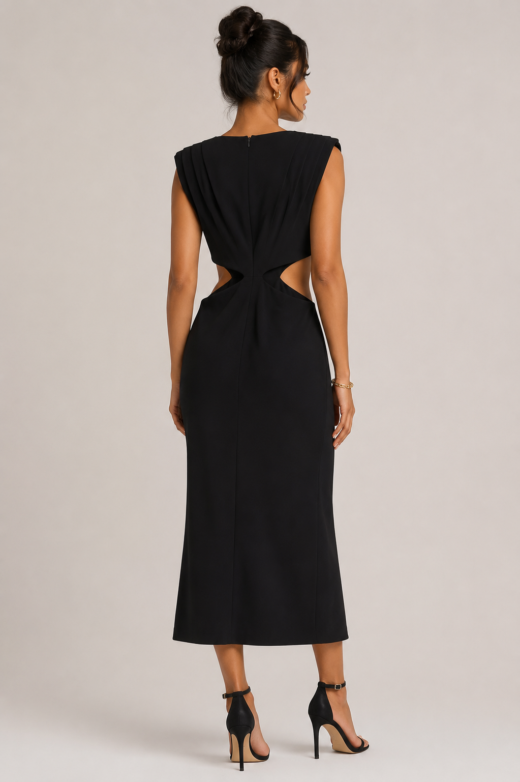 Elegant Cut-Out Midi Dress Size M