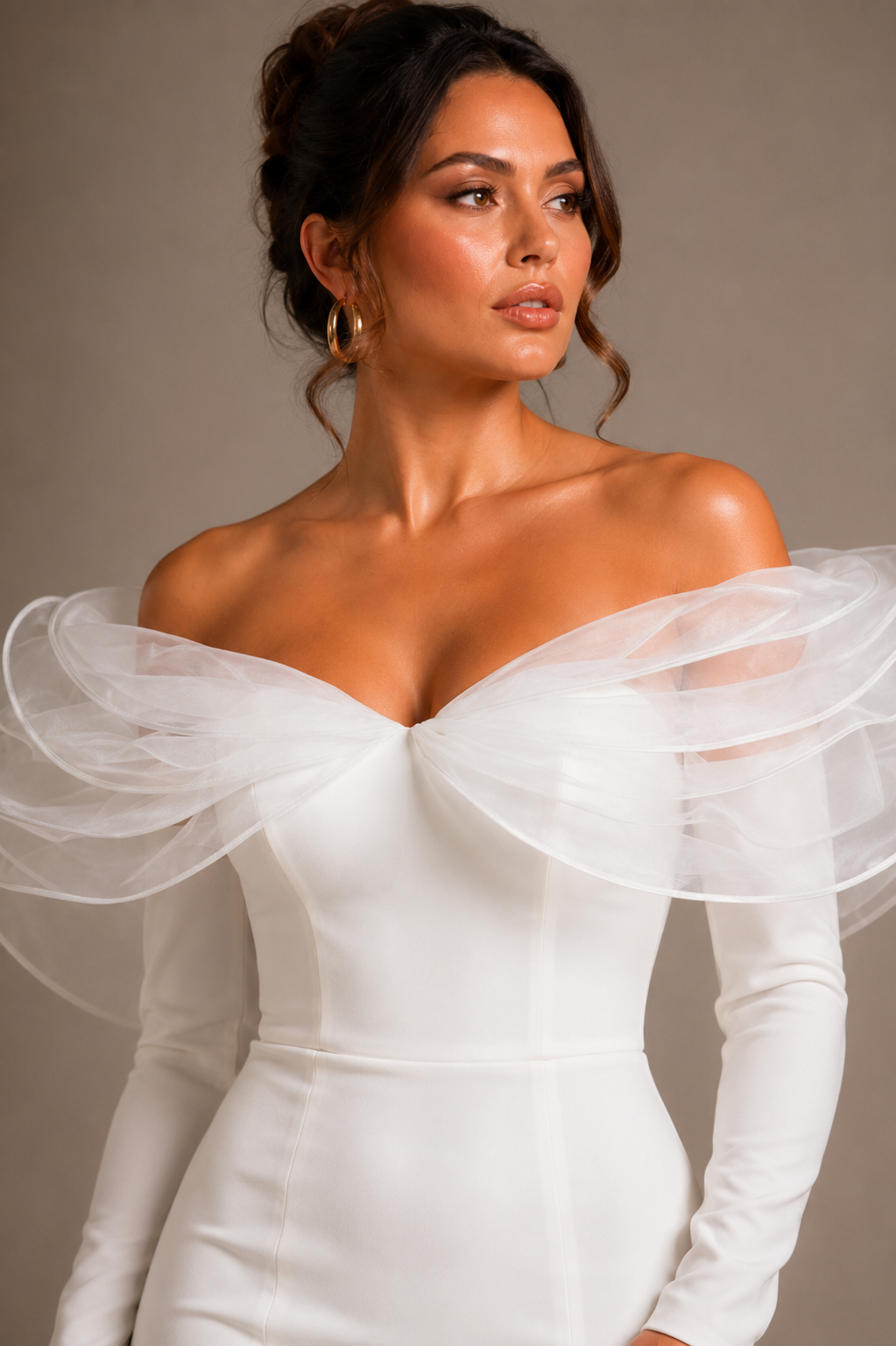 Grace meets timeless elegance in this breathtaking white mermaid gown Size M
