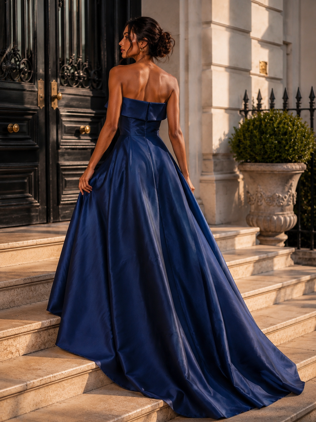 Elegant Navy Blue Ball Gown size M